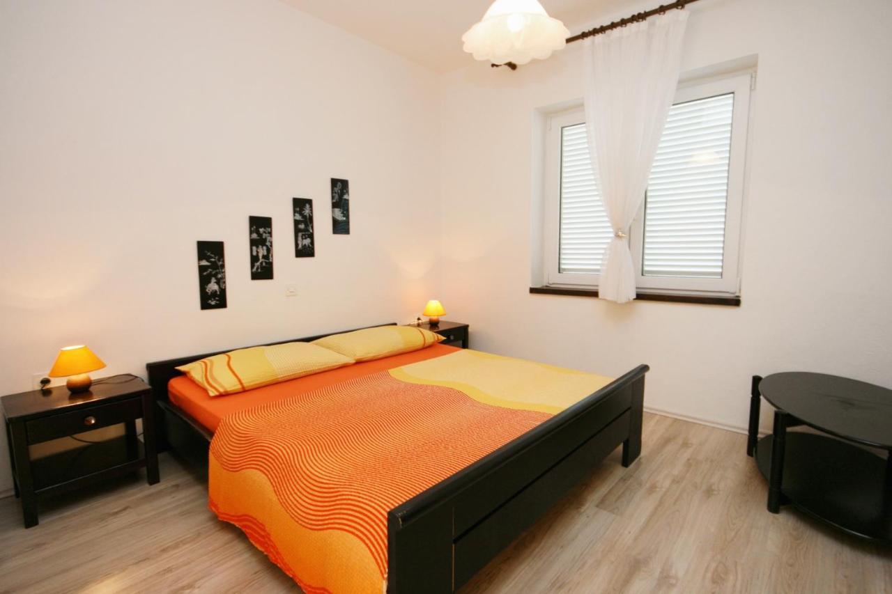 Apartments With A Parking Space Novi Vinodolski - 5529 Extérieur photo